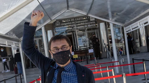 Juan Carlos Monedero tras declarar en los juzgados de Plaza de Castilla (Madrid) por el "caso Neurona"
