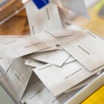 Urnas con papeletas electorales