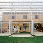 Vista de la Casa Latapie (1993), una de las obras más significativas de Anne Lacaton (1955, Saint-Pardoux, France) y Jean-Philippe Vassal (1954, Casablanca, Marruecos), socios fundadores del estudio Lacaton & Vassal (1987), Premio Pritzker