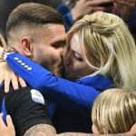 Mauro Icardi y Wanda Nara se besan.