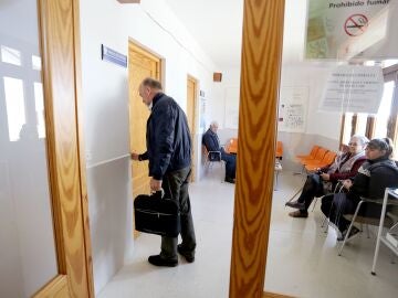 The doctors of Ceuta and Melilla revolt against the Government and go on strike
