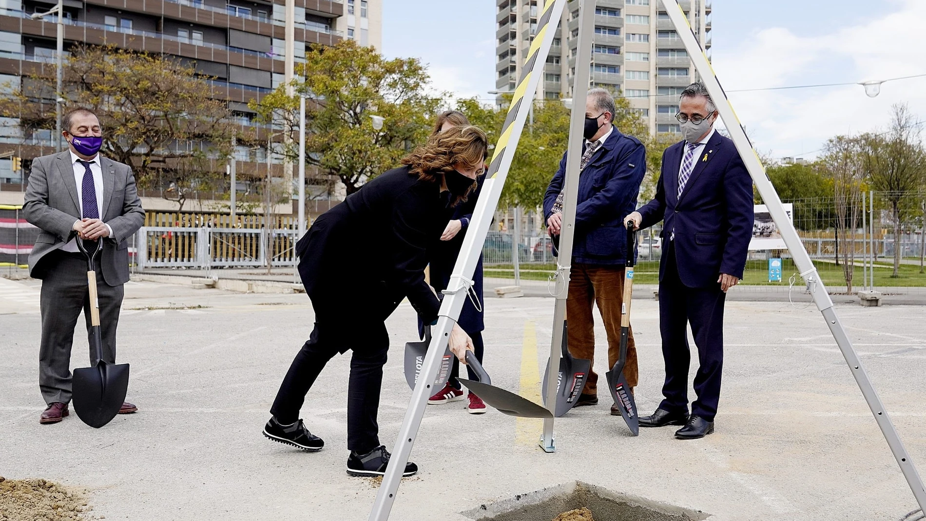 Acto de colocación de la primera piedra del edificio para pymes del Campus Diagonal-Besòs de Barcelona
