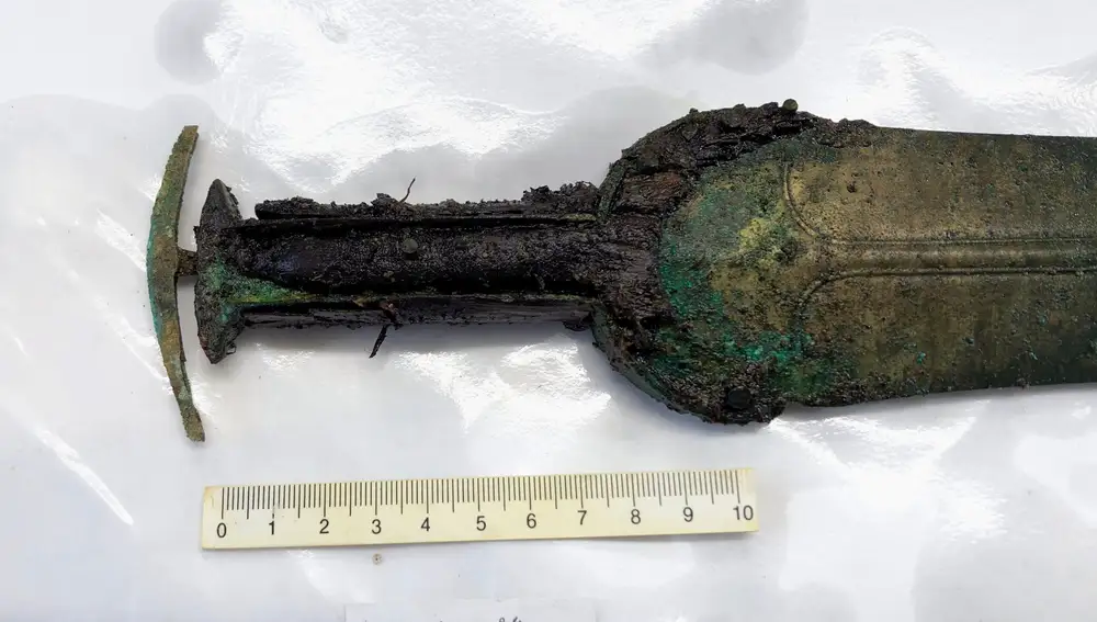 Espada de la Edad de Bronce hallada en Dinamarca