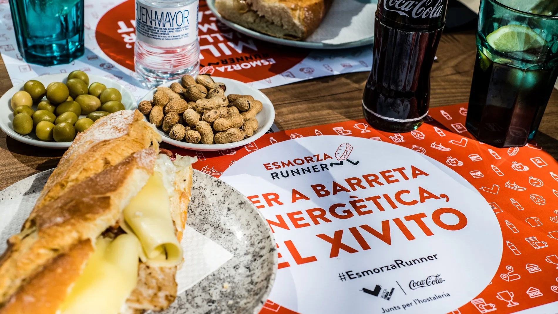La acción pretende apoyar al sector de la hostelería recuperando una costumbre tan valenciana