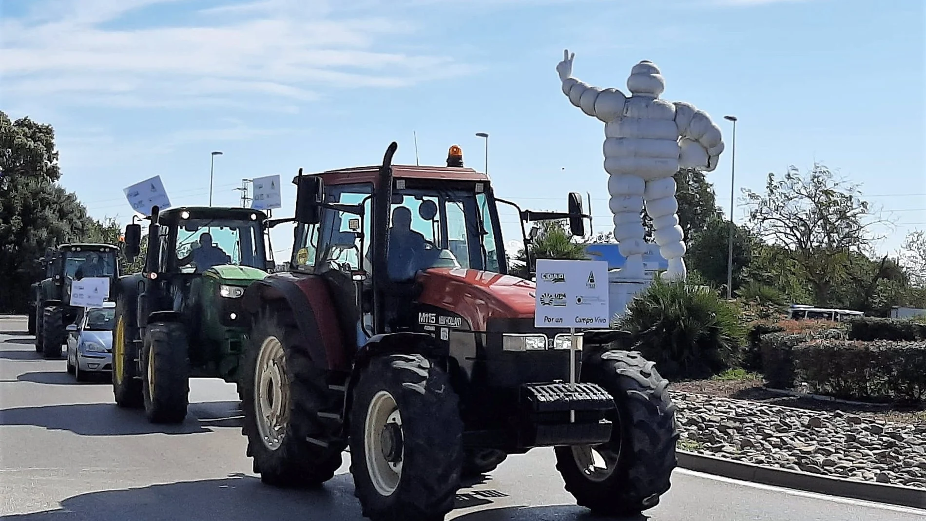 Movilización del sector agrario entrando en Jerez en protesta contra el decreto de convergencia de la PAC