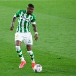 Emerson Royal con el Real Betis.