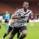 Paul Pogba, jugador del United, con la camiseta con la publicidad de Chevrolet