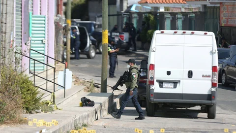 Imagen de archivo de agentes de policía
