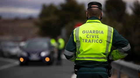 Cada año se ponen más de 100.000 multas por conducir sin carnet