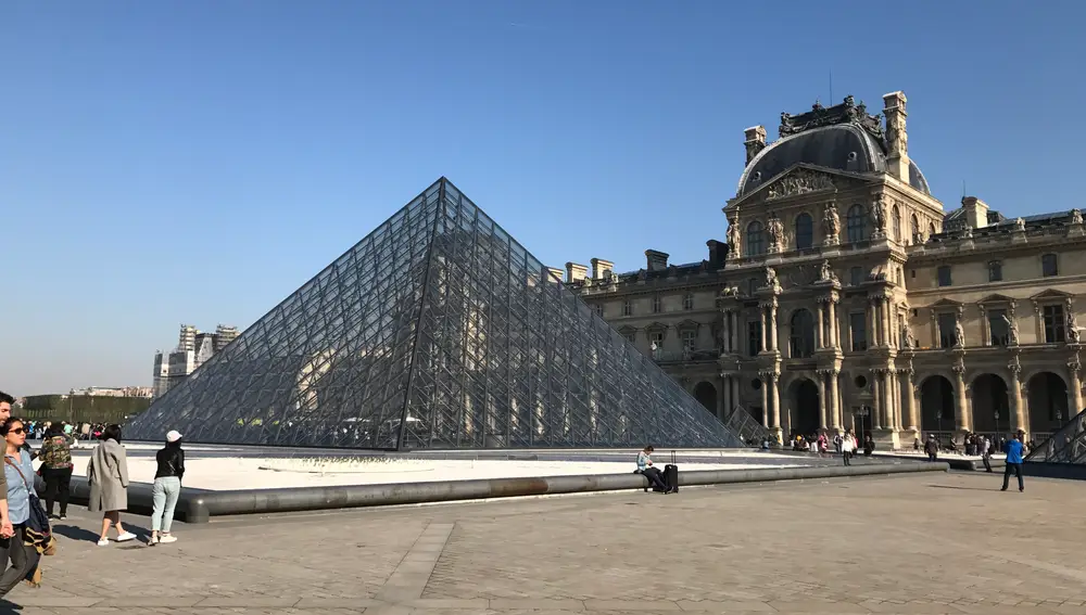 Explanada del Louvre