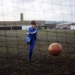 Peter Lorimer, en su época de futbolista del Leeds, entrenando un lanzamiento de penalti