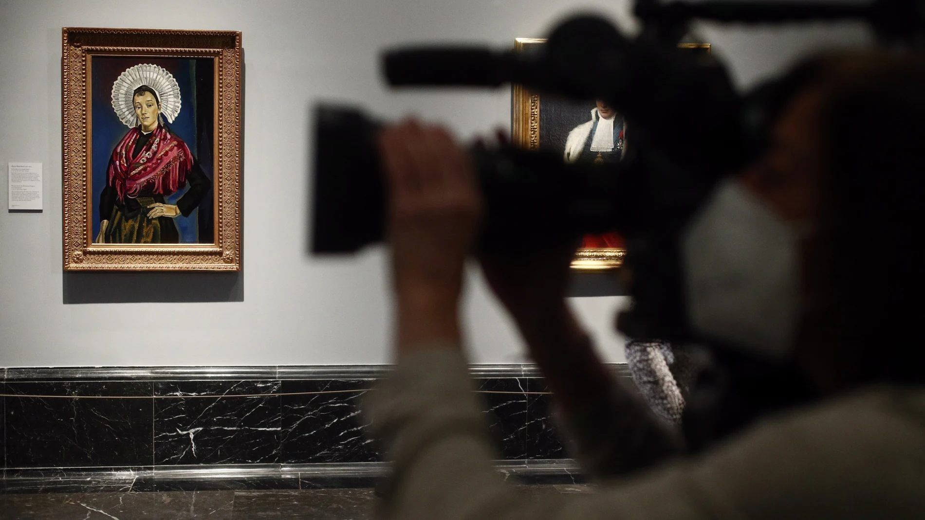 «Joven con cofia» es la primera obra de María Blanchard adquirida por el Museo del Prado