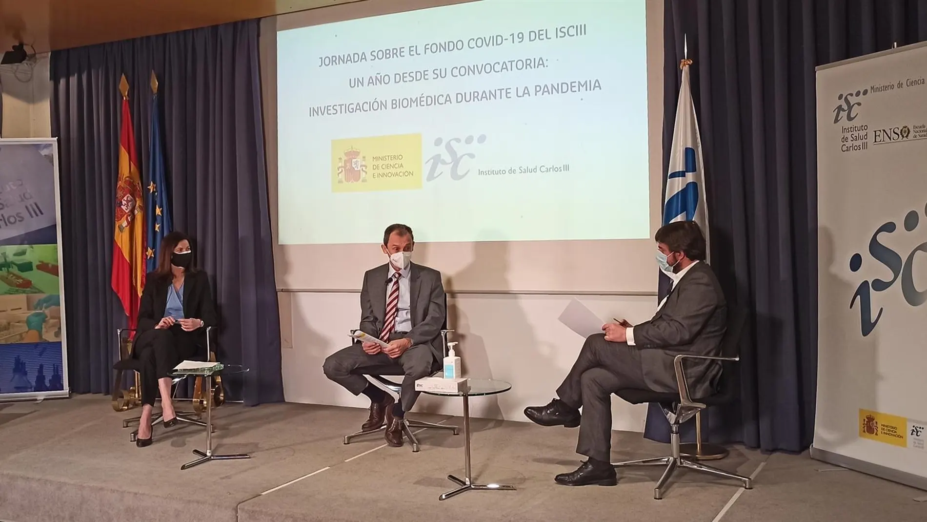 La directora del ISCIII, Raquel Yotti; el ministro de Ciencia e Inovación, Pedro Duque, y el subdirector general de Evaluación y Fomento de la Investigación del Instituto, Cristóbal Belda