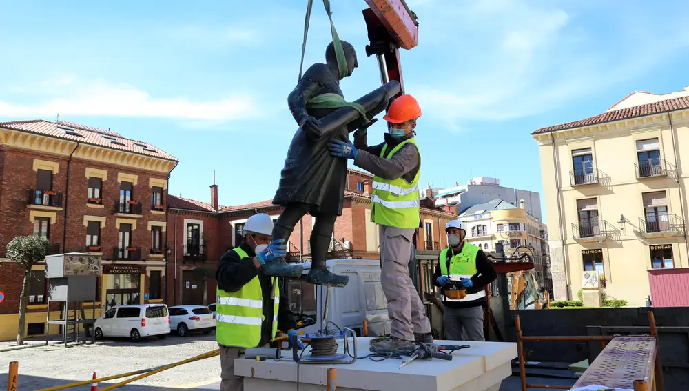 El Ayuntamiento de León restaura el monumento de Las Cabezadas