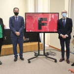 El consejero de Cultura y Turismo, Javier Ortega, la preidenta de la diputación de Palencia, Ángeles Armisén, el alcalde Mario Simón y la comisaria del festival Anne Morin presenta de forma telemática el Festival Internacional de Fotografía de Castilla y León