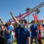 Trabajadores de Airbus, en una manifestación reciente que recorrió las calles de Puerto Real, en Cádiz, en defensa del mantenimiento de la factoría