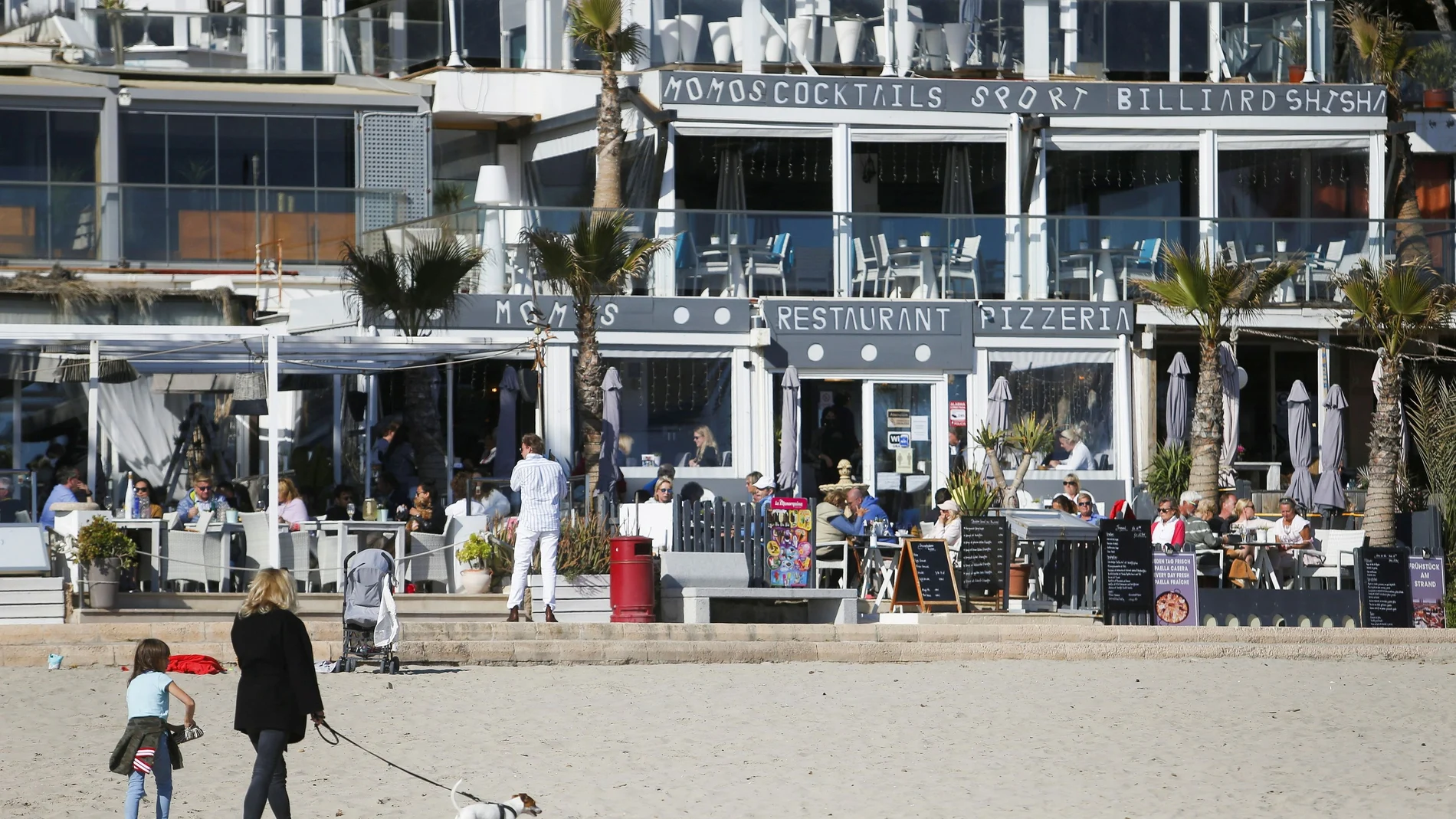 El turismo no se recuperará esta Semana Santa. En la imagen, playa de Paguera, en Calviá (Mallorca)