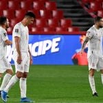 Iñigo Martínez se queja después del penalti con Rodri lamentándose y Koke dando ánimos