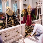 Preparación, el año pasado, de las iglesias de Madrid para su procesión estática de sus imágenes
