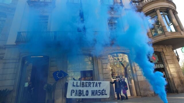 Una de las protestas en contra de la encarcelación del rapero Pablo Hasel. REUTERS/Nacho Doce