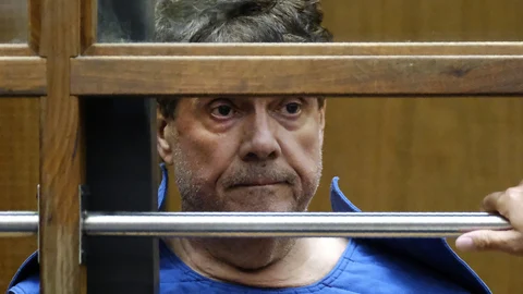 Fotografía de archivo del 1 de julio de 2019, del Dr. George Tyndall durante su juicio en Los Ángeles