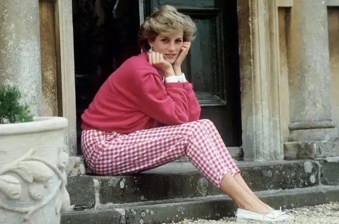 La subasta de cartas que revive el mito de Diana antes de la coronación