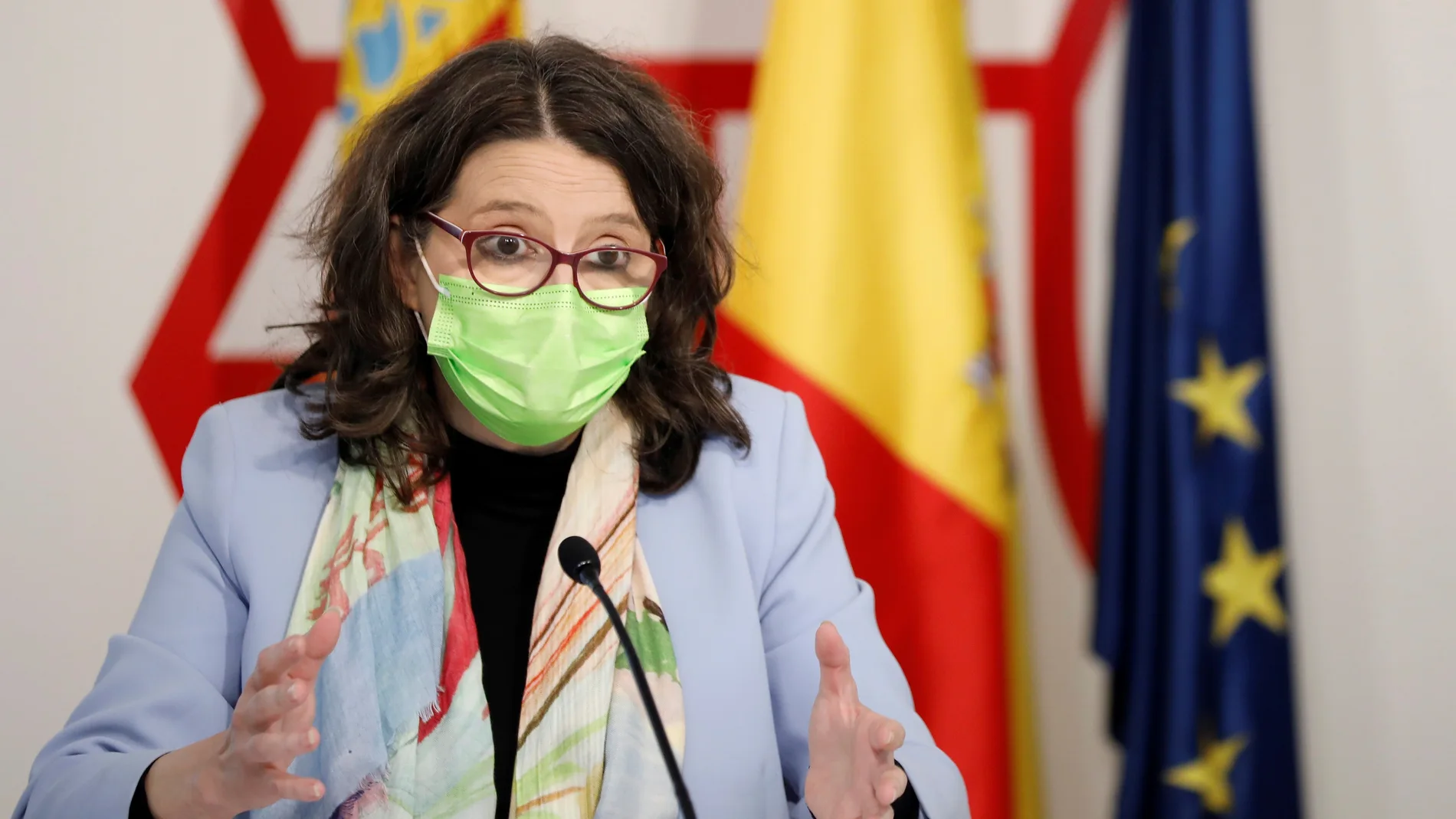 La vicepresidenta y portavoz del Gobierno valenciano, Mónica Oltra, durante la rueda de prensa posterior al Pleno del Consell