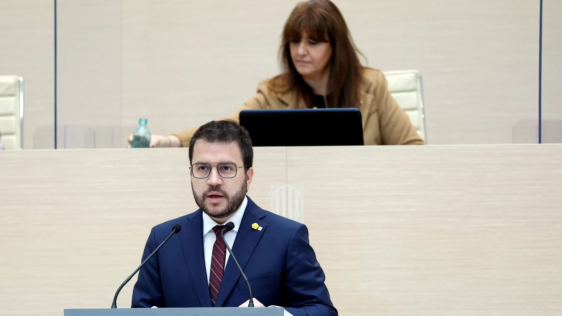 El candidato de ERC a la presidencia de la Generalitat, Pere Aragonès, en el Auditori del Parlament de Catalunya, durante su primera intervención en el debate de investidura.