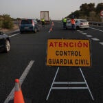 Control de movilidad de la Guardia Civil en la Autovía de la A-66 dirección Sevilla en las inmediaciones del El Ronquillo