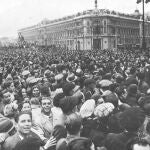 La victoria del Frente Popular, en febrero de 1936, llenó la plaza de Cibeles, en Madrid