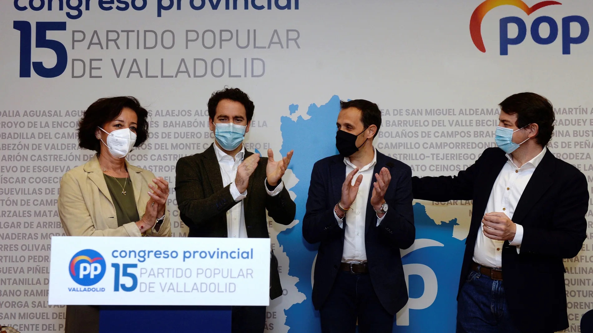 La secretaria general del PP en Valladolid, Mercedes Cantalapiedra, el secretario general del PP, Teodoro García Egea, el nuevo presidente del PP de Valladolid, Conrado Iscar y el presidente de los populares en Castilla y León, Alfonso Fernández Mañueco, durante el XV Congreso Provincial