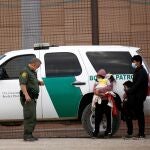 Migrantes detenido después de cruzar el Río Bravo esta semana, en El Paso, Texas