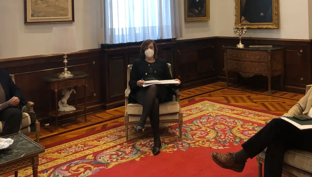 Reunión de la presidenta de la Diputación de Palencia, Ángeles Armisén, con el alcalde de Villoldo