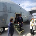 El consejero de Fomento y Medio Ambiente, Juan Carlos Suárez-Quiñones asiste al acto de bienvenida al Ejército del Aire en el aeródromo de Garray