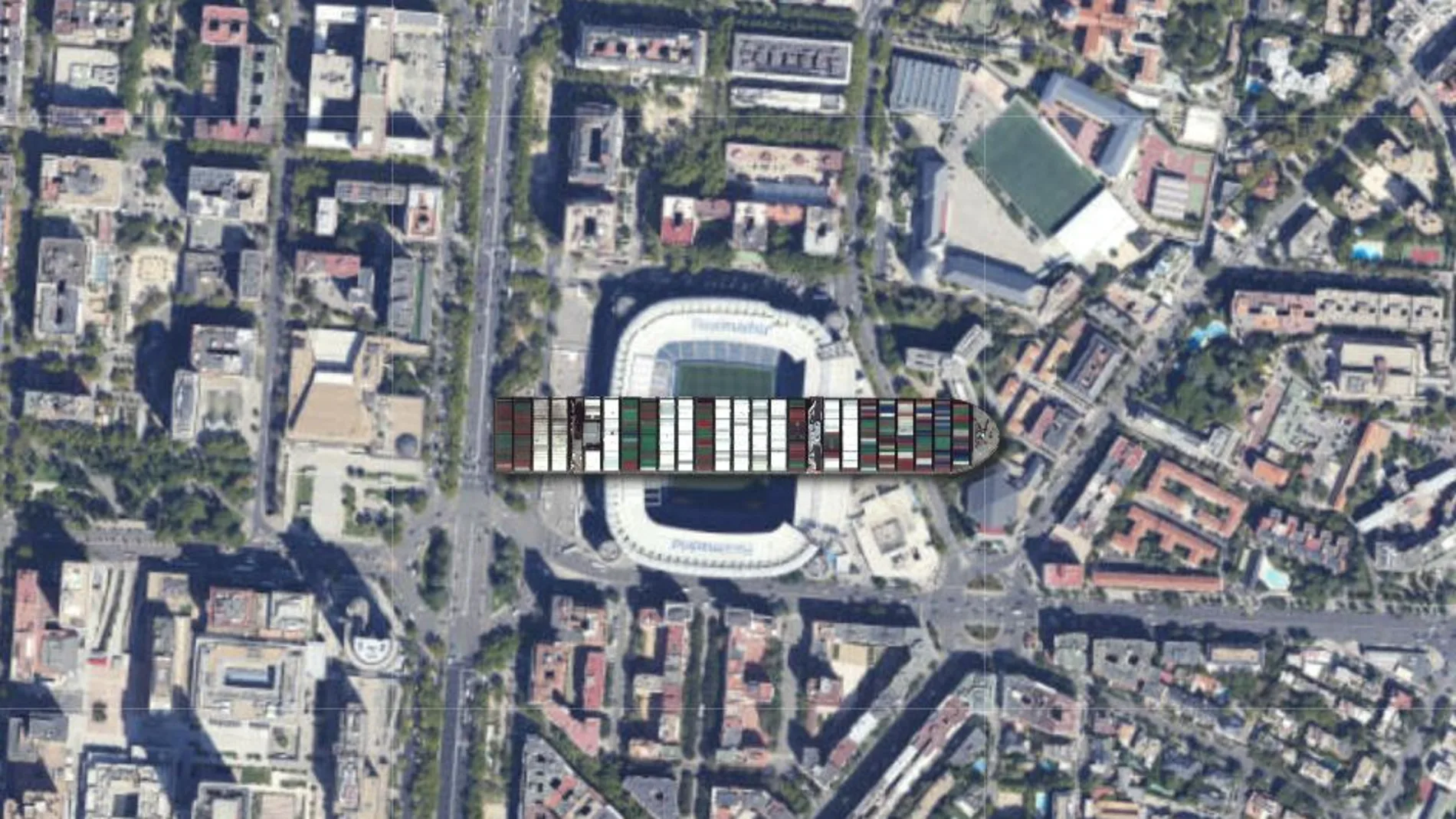 El buque Ever Given, en escala sobre el estadio Santiago Bernabéu