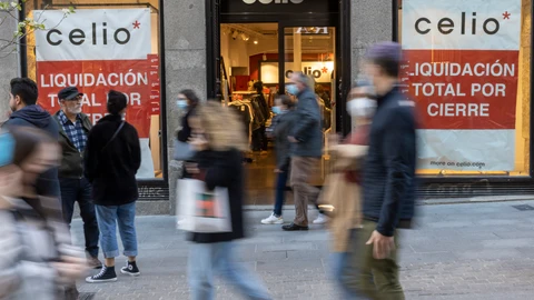 Comercios en liquidación y de rebajas en el centro de Madrid
