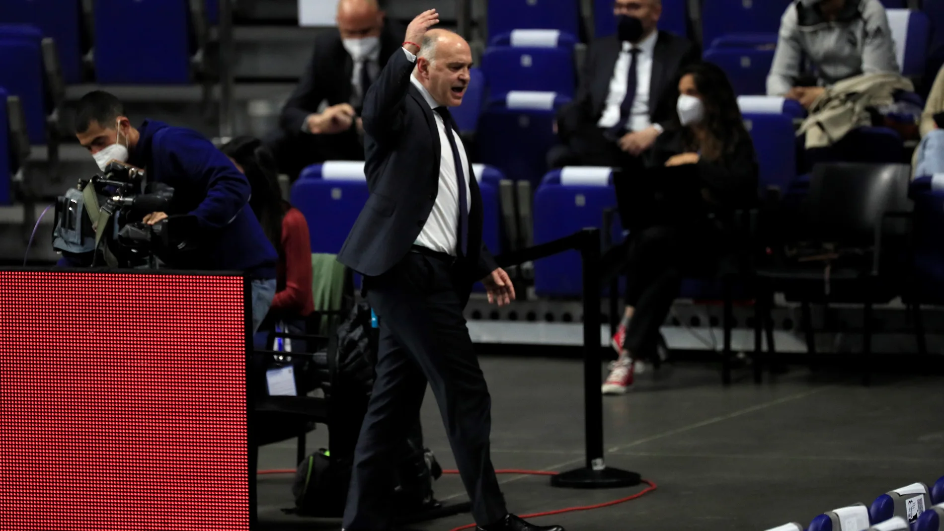 Pablo Laso fue expulsado al final del tercer cuarto ante el Anadolu Efes