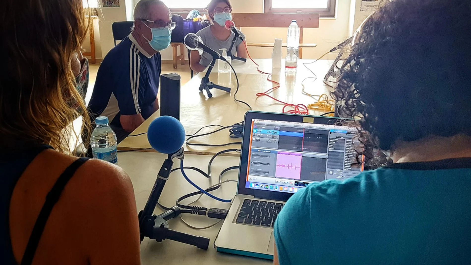 Dentro del proyecto "Enredad@s" se ha puesto en marcha una Radio Comunitaria