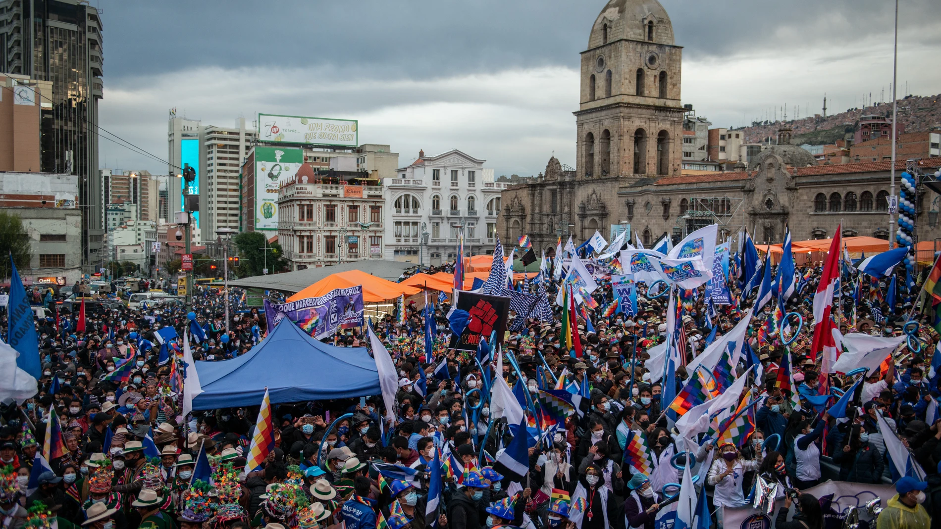29 March 2021, Bolivia, La Paz: Supporters attend the 26th anniversary of the founding of the ruling party Movement for Socialism (MAS). Photo: Radoslaw Czajkowski/dpa29/03/2021 ONLY FOR USE IN SPAIN