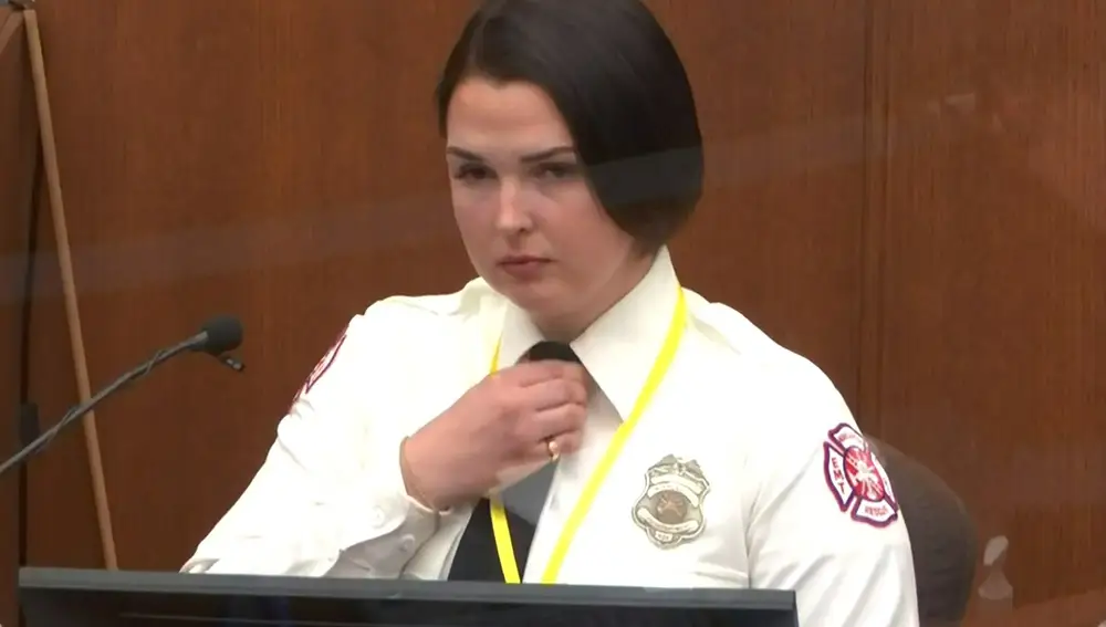 Genevieve Hansen testifica durante el juicio