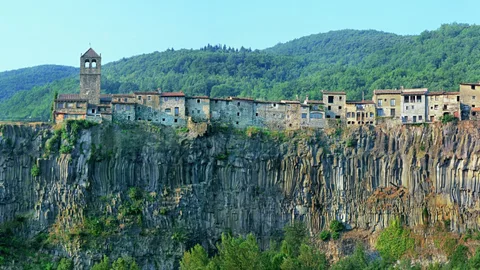 Castellfollit i La Roca destaca por su singular aspecto