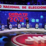 Los candidatos peruanos en un debate en la tele