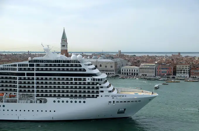 Italia prohibirá a los grandes cruceros atracar en la laguna de Venecia