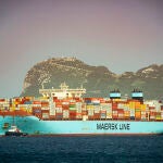 El Mary Maersk, el megaship Triple E de 18270 teus, llegando al puerto de Algeciras proveniente del Canal de Suez, el primero que llegó a España después del accidente en el Canal de Suez