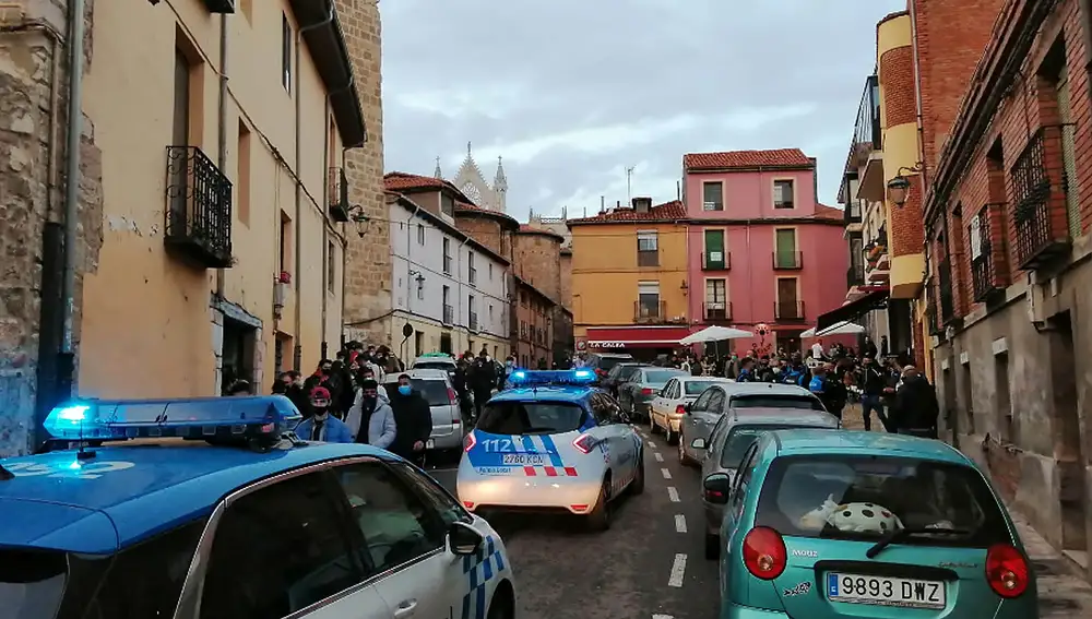 Controles de la Policía de León en la calle Badillo