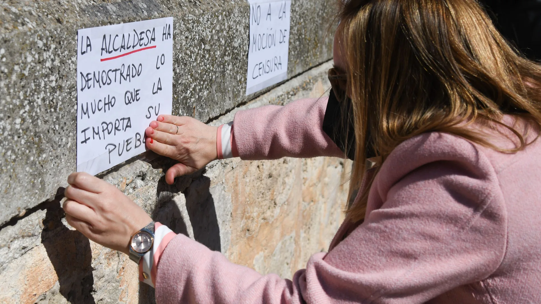 Vecinos de Tórtoles muestran su apoyo a la alcaldesa Pilar Alejos