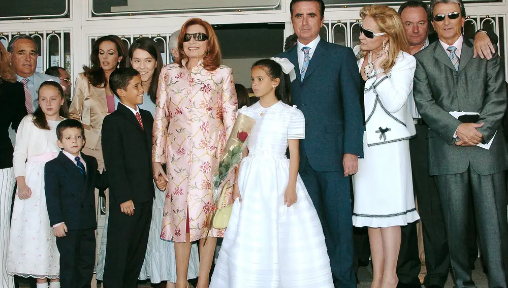 El clan Jurado posando el día de la comunión de Gloria Camila.MAY / ©KORPA07/05/2005MADRID