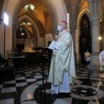 Cardinal Odilo Pedro Scherer conducts a livestream Easter Sunday Mass without public, amid coronavirus disease (COVID-19) restrictions, at the Catedral da Se crypt, in Sao Paulo, Brazil April 4, 2021. REUTERS/Carla Carniel