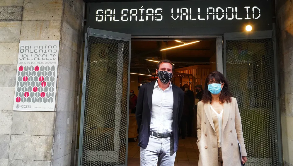 El alcalde de Valladolid, Óscar Puente, y la concejala Ana Redondo visitan el nuevo espacio cultural
