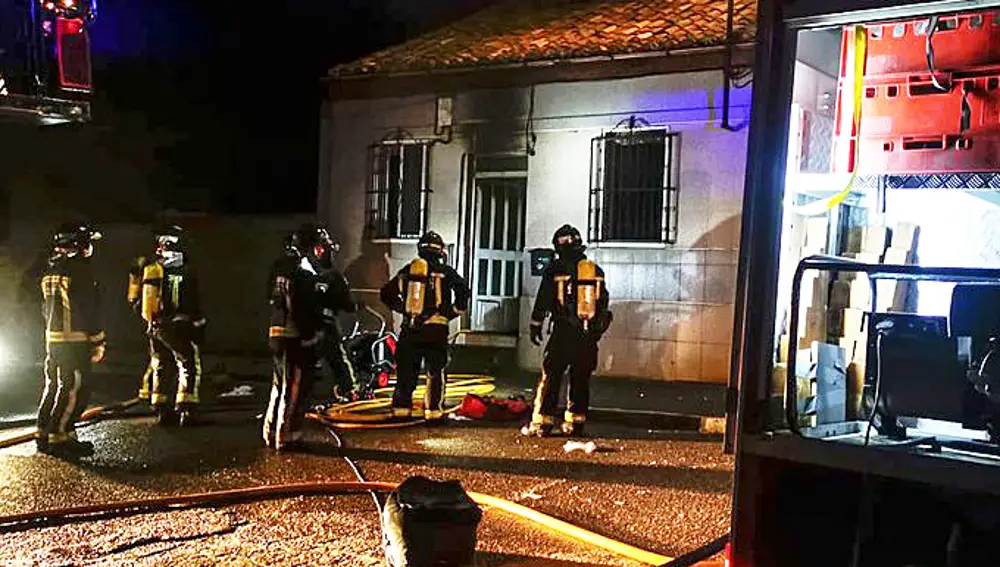 Incendio en una vivienda de la calle Antonio Gaudí de León